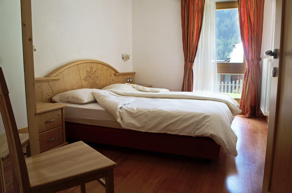 コゴロ Baita Scaia Bed & Breakfast エクステリア 写真