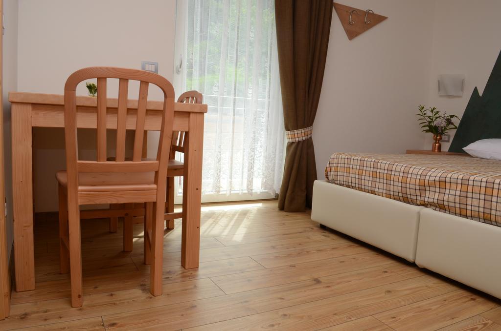 コゴロ Baita Scaia Bed & Breakfast エクステリア 写真