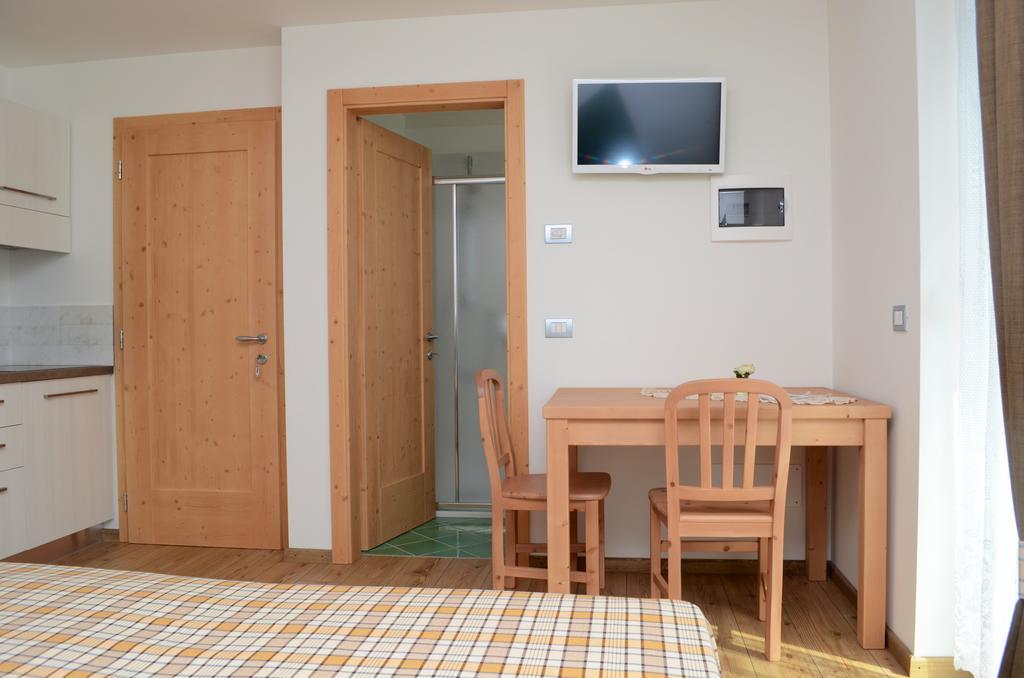コゴロ Baita Scaia Bed & Breakfast エクステリア 写真