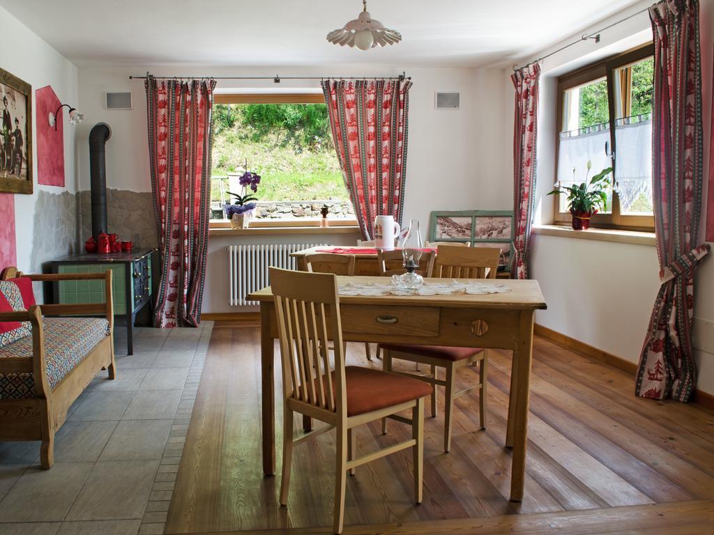 コゴロ Baita Scaia Bed & Breakfast エクステリア 写真